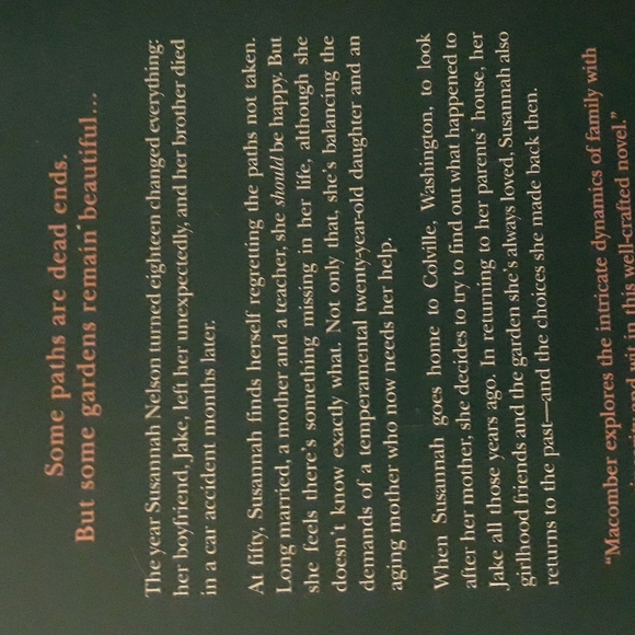 Susannah's Garden, A paperback book written by Debbie Macomber - Picture 2 of 5